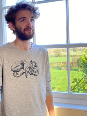Curled Octopus Long Sleeve T-shirt