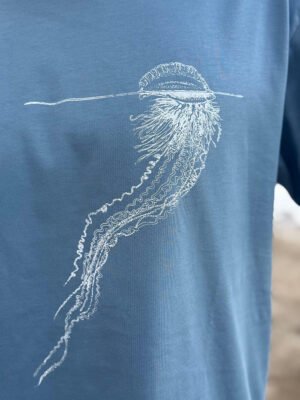 Portuguese man O'war T-shirt close up